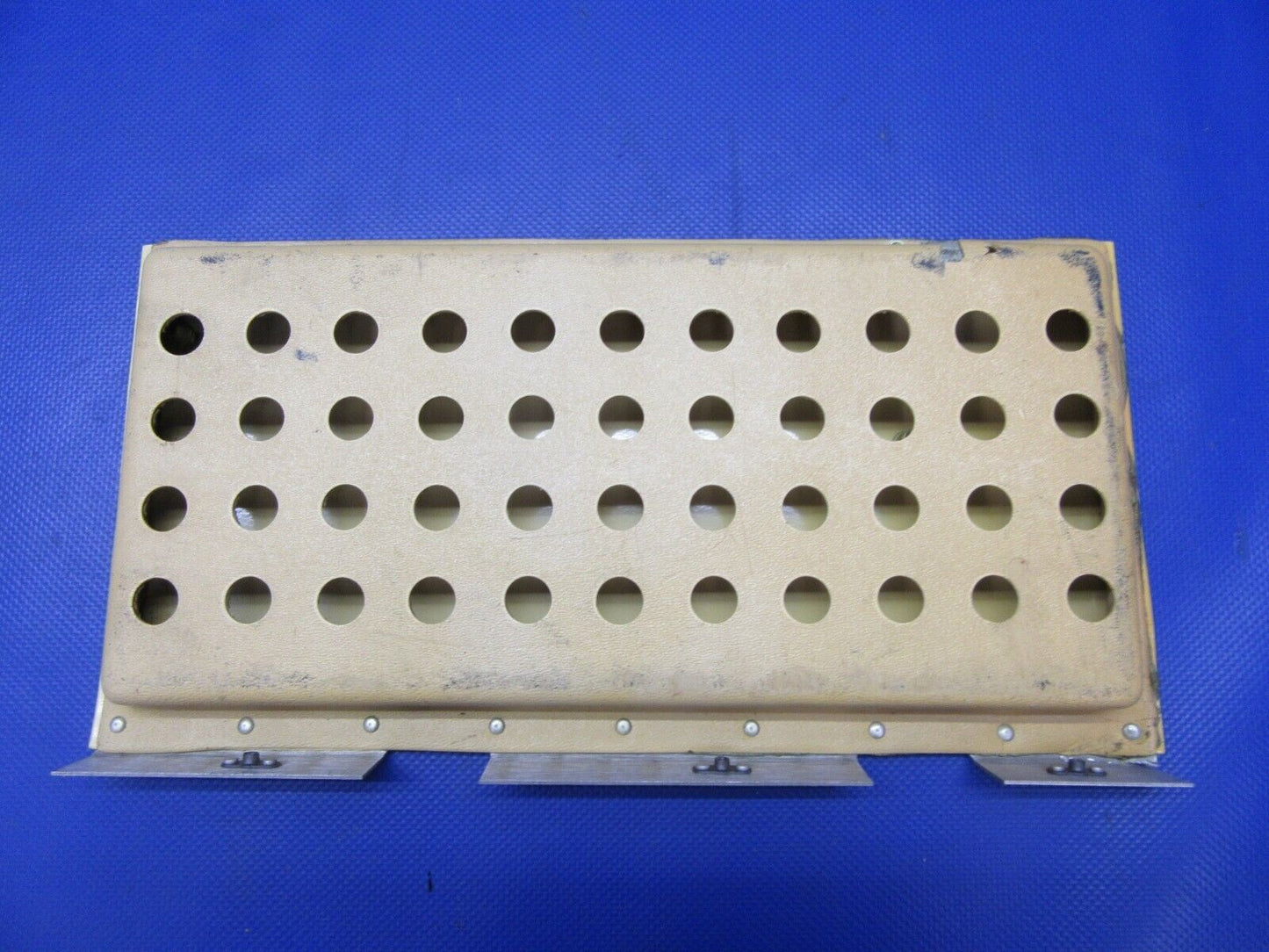 Beech 95-B55 Baron Radio / Avionics Heat Diffuser (0621-54)