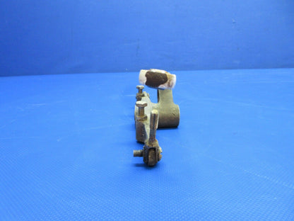 Piper PA-24-180 RH Aileron Bellcrank Assy w/ Rod P/N 20256-01 (1223-1436)