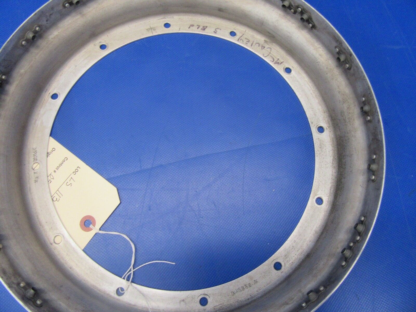 Piper PA-28 McCauley Bulkhead 3 Bladed Prop P/N 76923-302 (0518-54)
