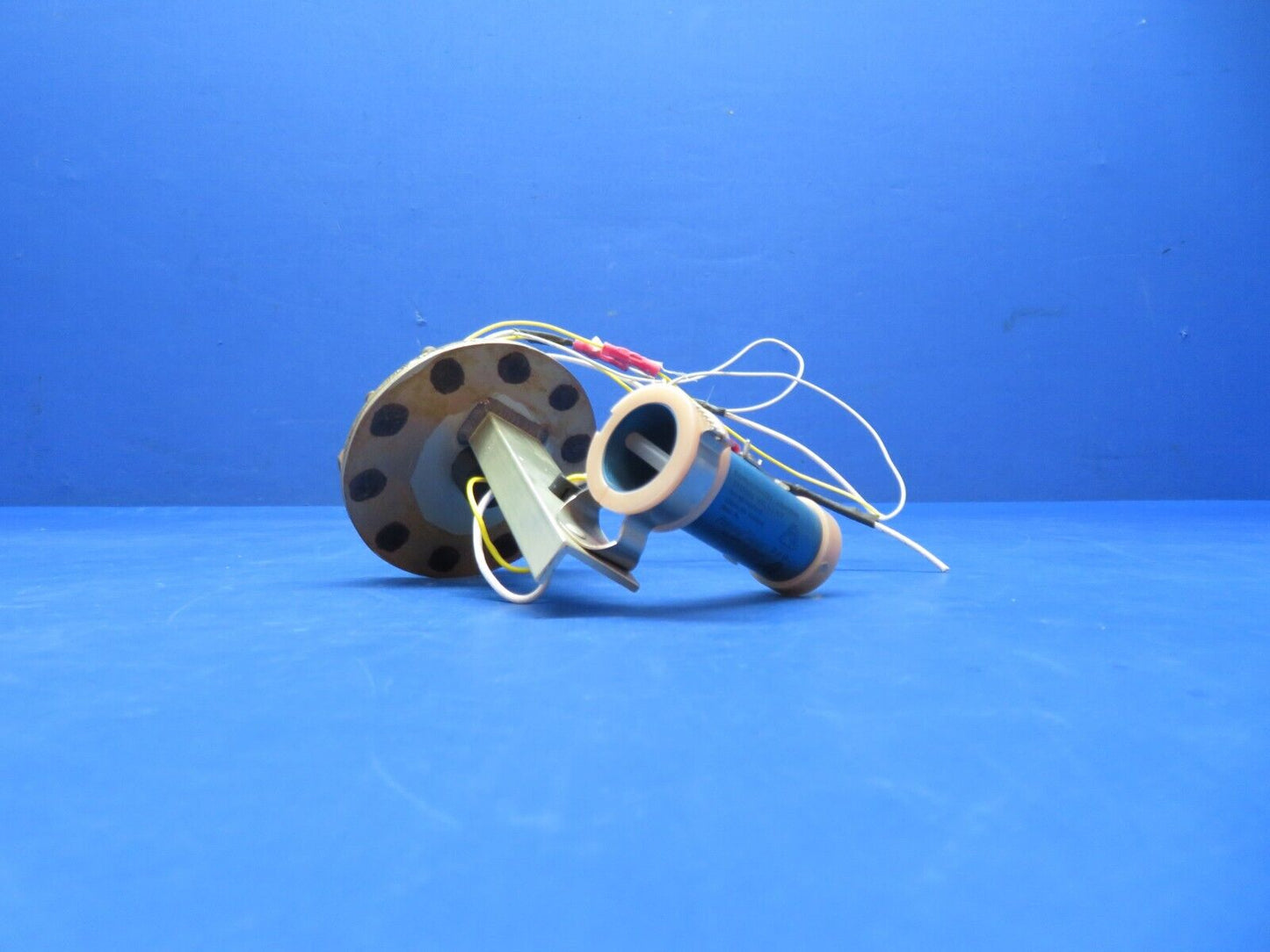 Cessna 310 / 310Q CAS Fuel Gauge Sensor Mid Aux. RH P/N 9910082-10 (0823-665)