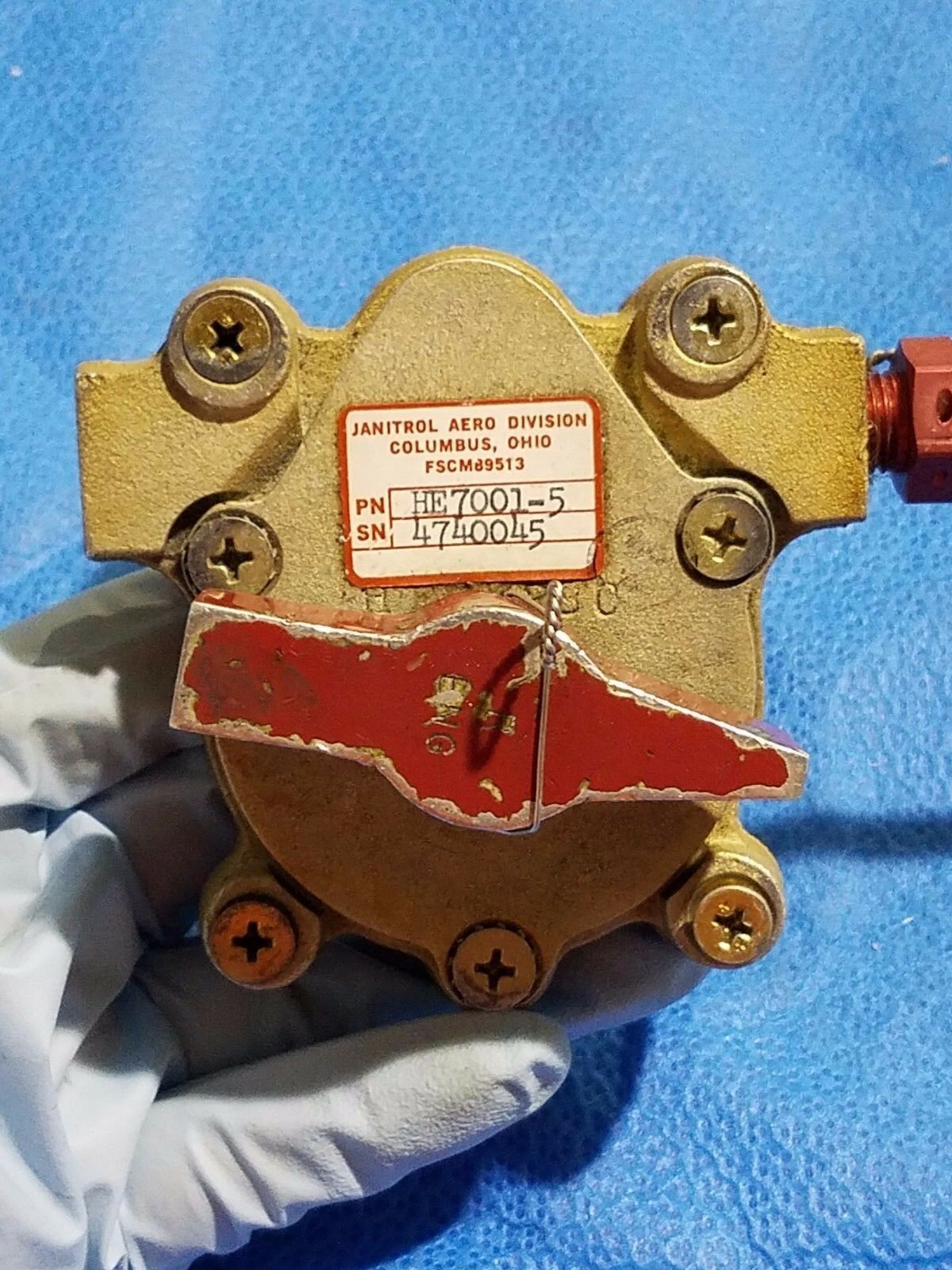Beech Baron 58 Fuel Selector Control P/N HE7001-5 (0716-34)