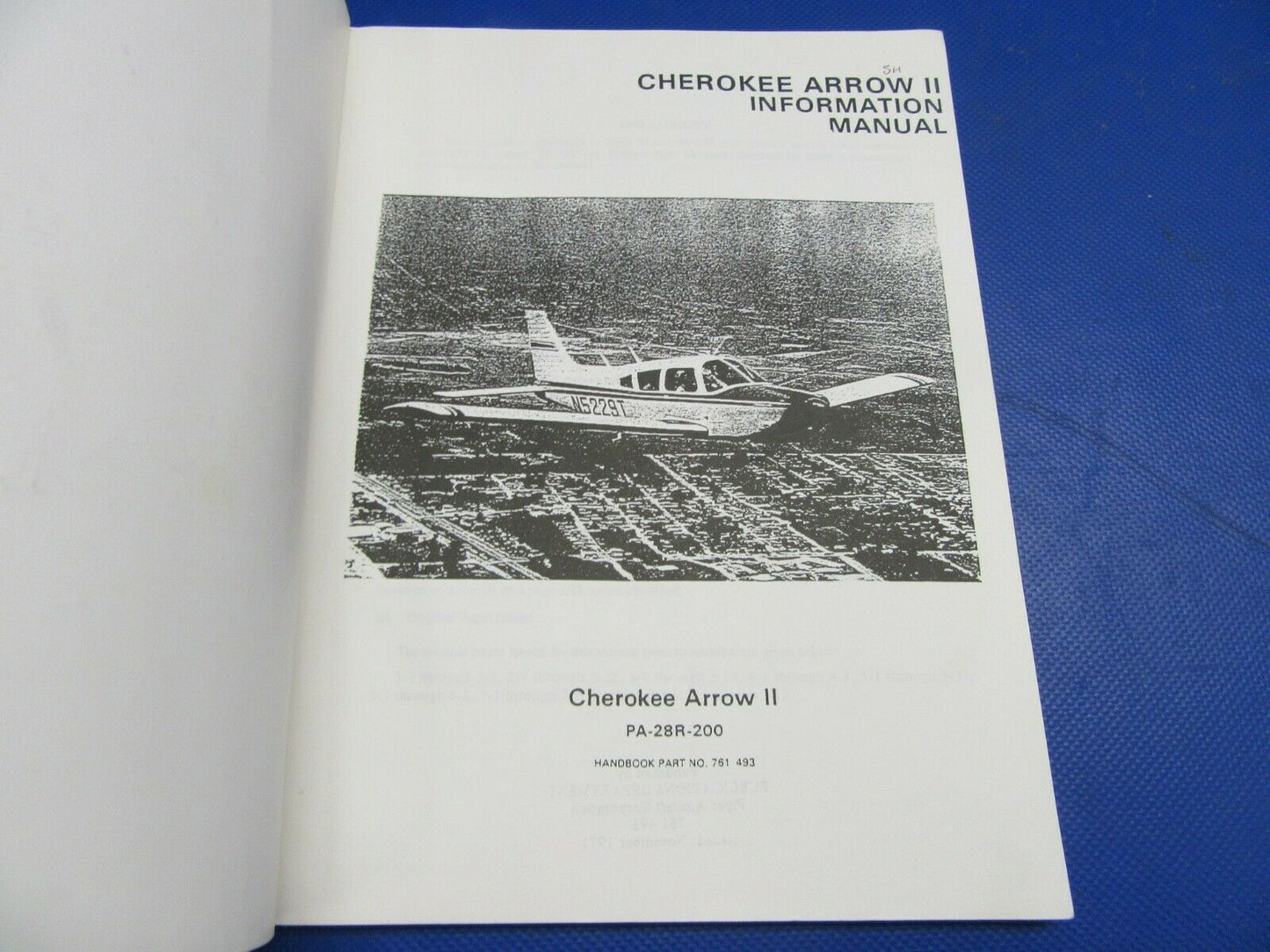 Piper Cherokee PA-28R-200 Arrow II Information Manual (1021-427)