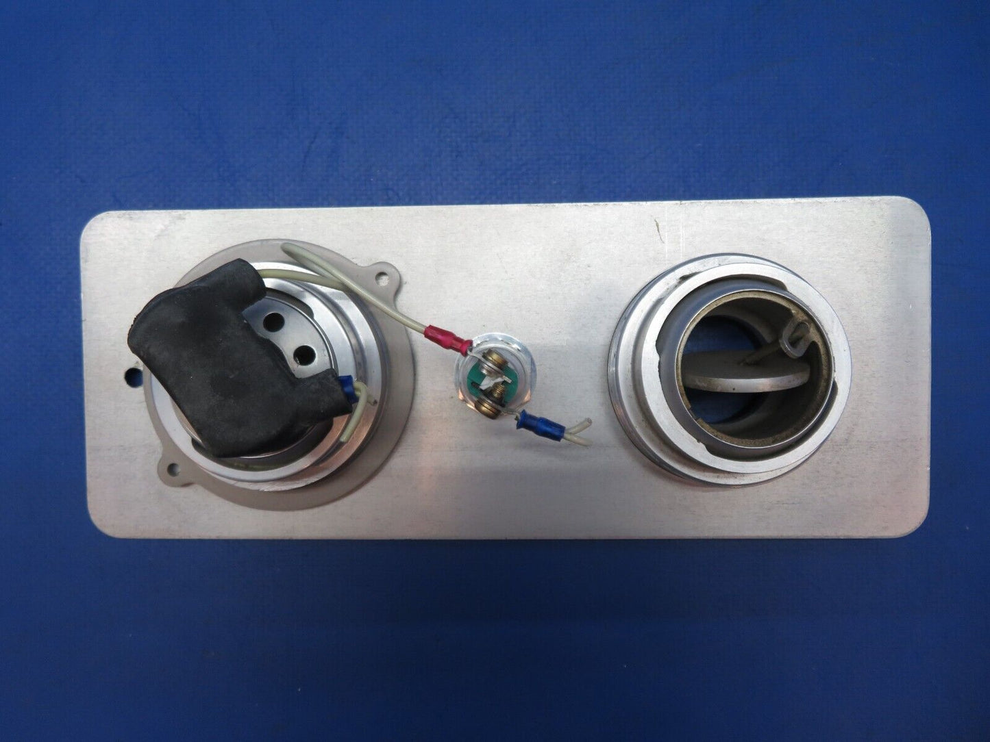Beech 95-B55 Baron Wemac Light & Vent Assy Plate P/N 2515, 2565 (0623-351)