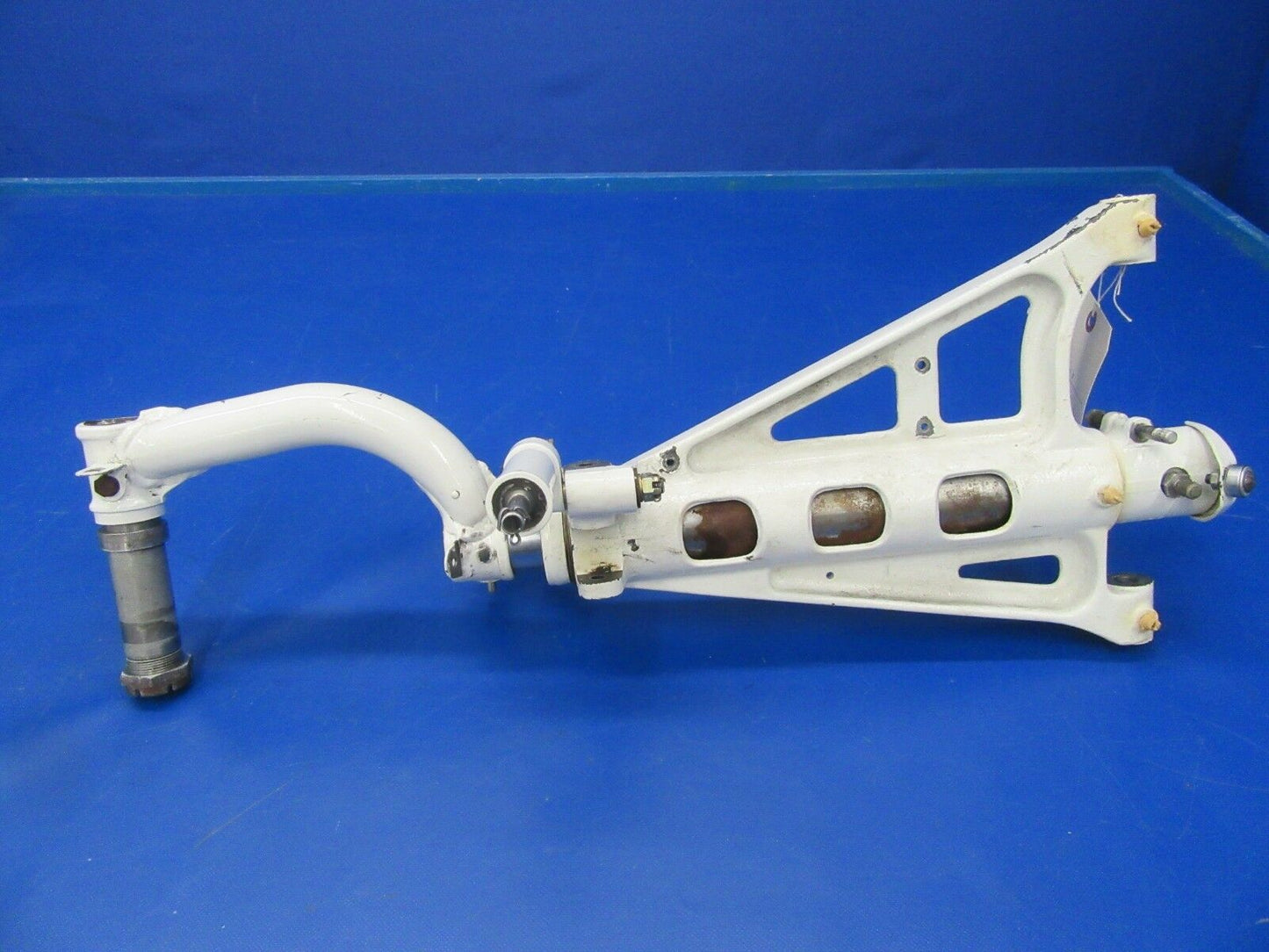 Beech Baron 95-B55 Nose Gear 96-820000-618, 35-825196-696 (1118-02)