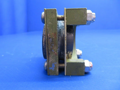 Piper PA-28R-201T Control Wheel Plate w/ Bushing P/N 68272-04 (1122-773)